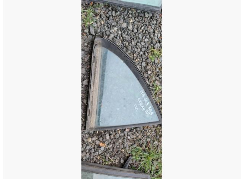 Форточка задняя правая к Mercedes C W203, 2001г.