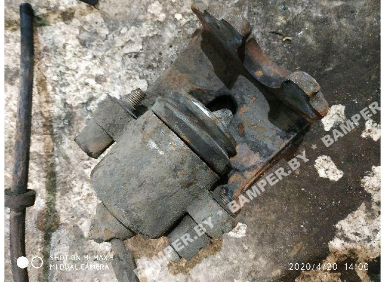 Суппорт передний левый к Volkswagen Golf, 1999г.