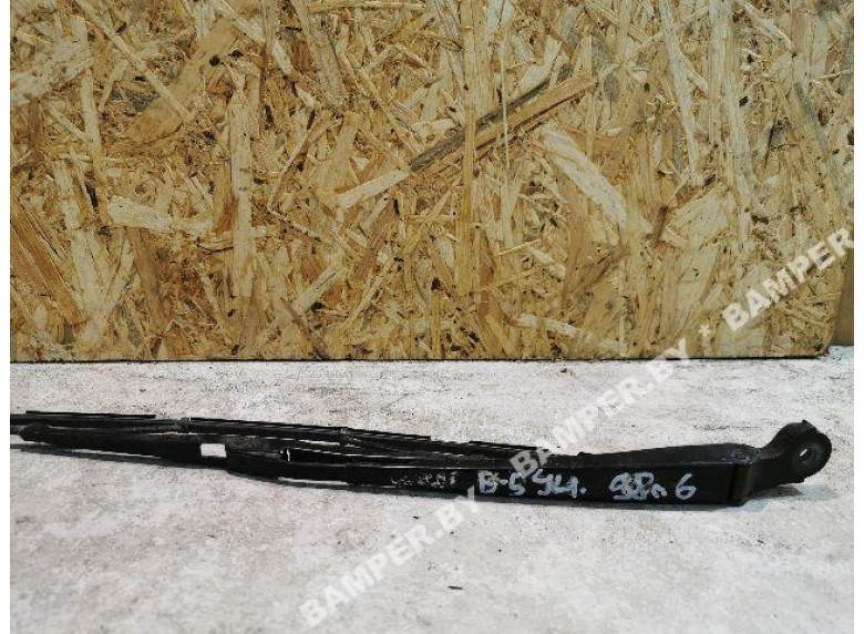 Щеткодержатель задний к Volkswagen Passat, 1998г.