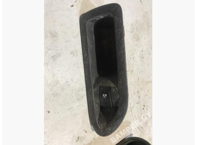 Кнопка стеклоподъемника к Renault Laguna, 2005г.