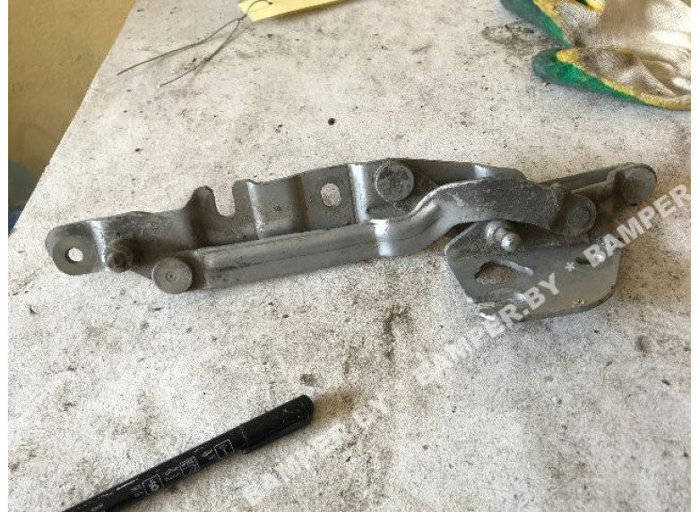 Петля крышки багажника к Audi A6, 2001г.