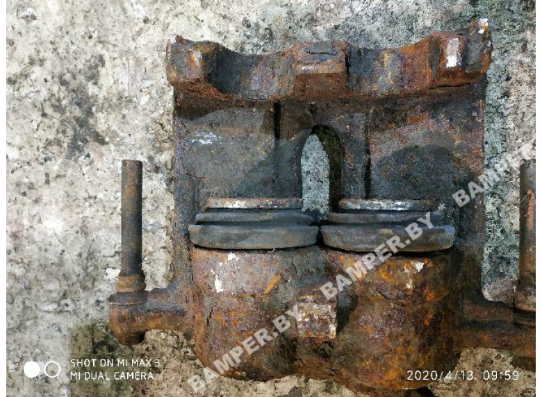 Суппорт передний левый к Renault Trafic, 2002г.