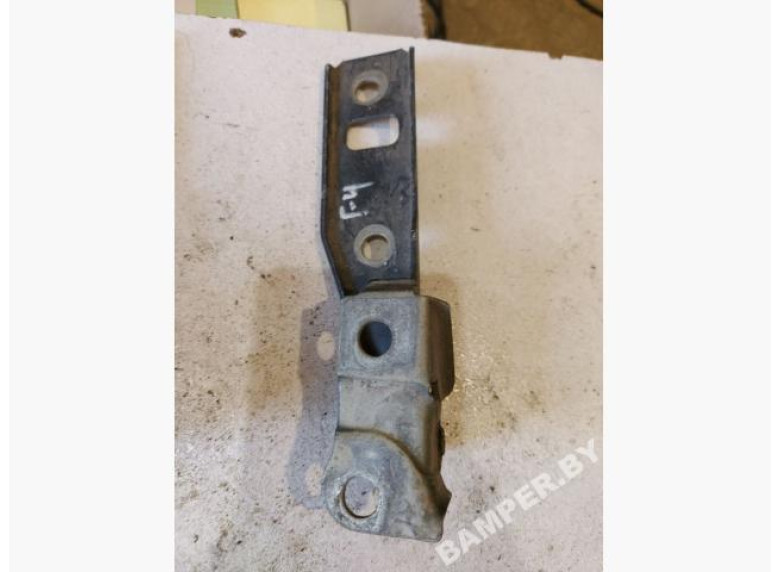 Петля капота левая к Volkswagen Golf, 2000г.