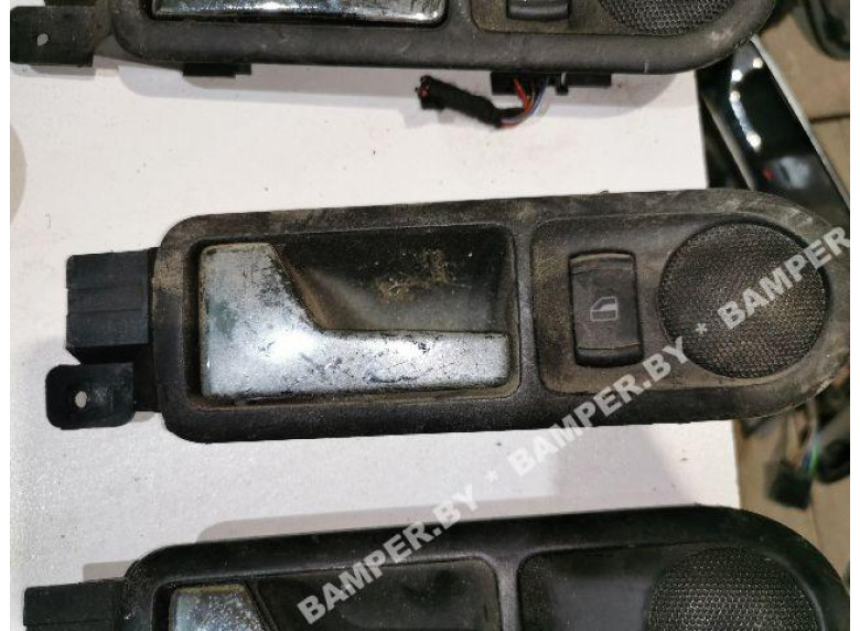 Ручка внутренняя задняя левая к Volkswagen Golf, 2000г.