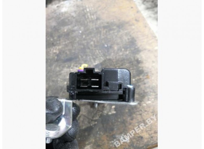 Активатор замка багажника к Hyundai i20