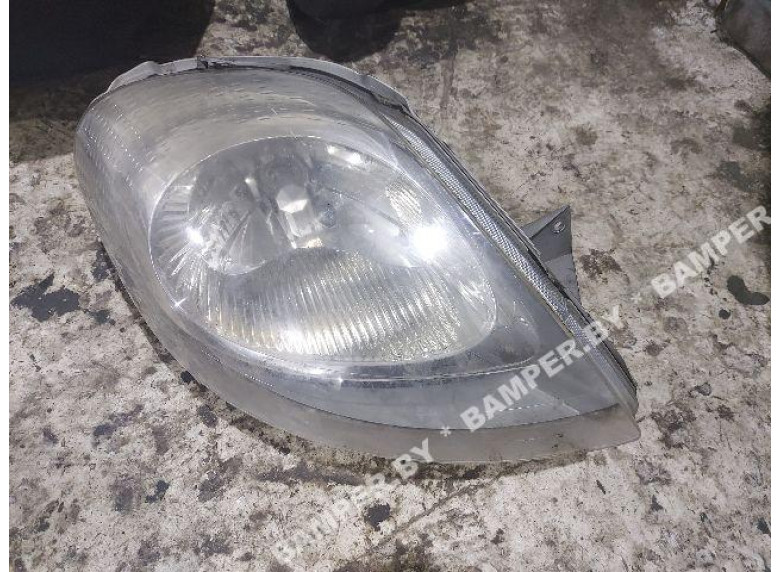 Фара правая к Renault Trafic, 2004г.