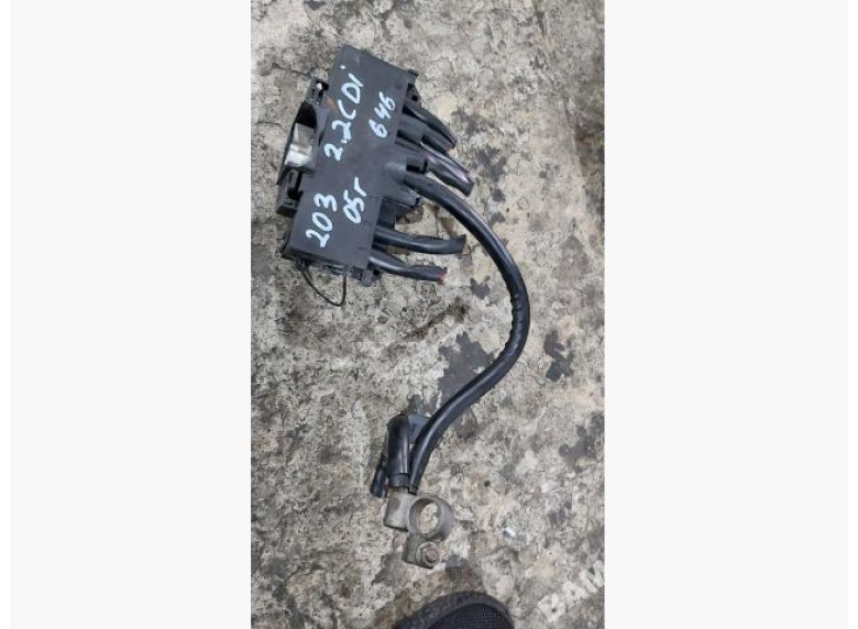 Клемма аккумулятора минус к Mercedes C W203, 2005г.