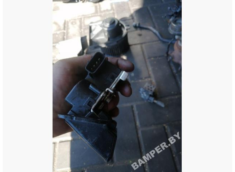 Замок багажника к Kia Ceed