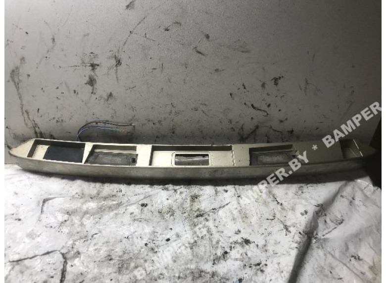 Накладка подсветки номера к Renault Megane, 2006г.