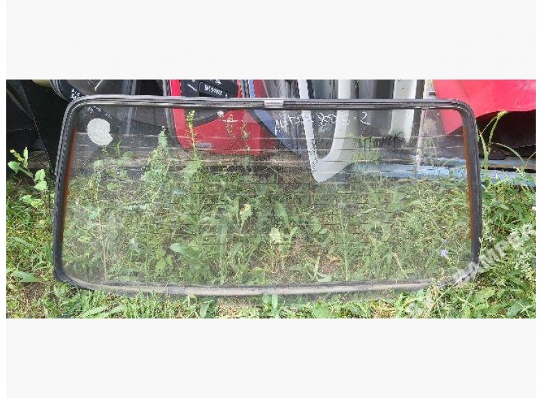 Стекло заднее к Audi 80