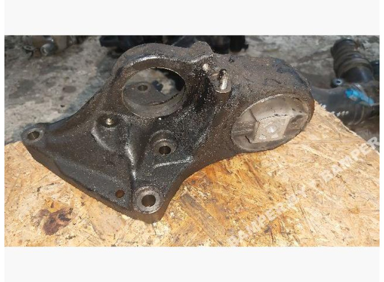 Кронштейн полуоси к Citroen C5, 2007г.