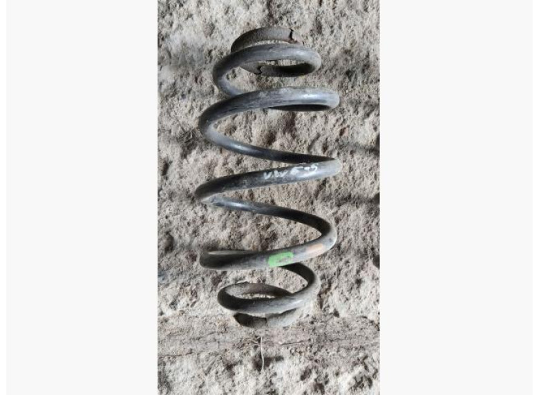 Пружина задняя к Volkswagen Passat, 2002г.