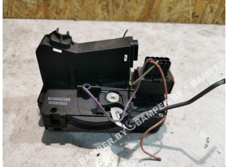 Замок двери задней левой к Renault Trafic, 2001г.