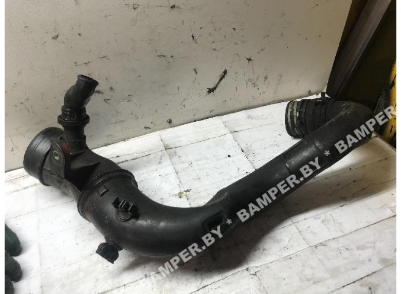 Патрубок интеркулера к Volkswagen Golf, 2000г.