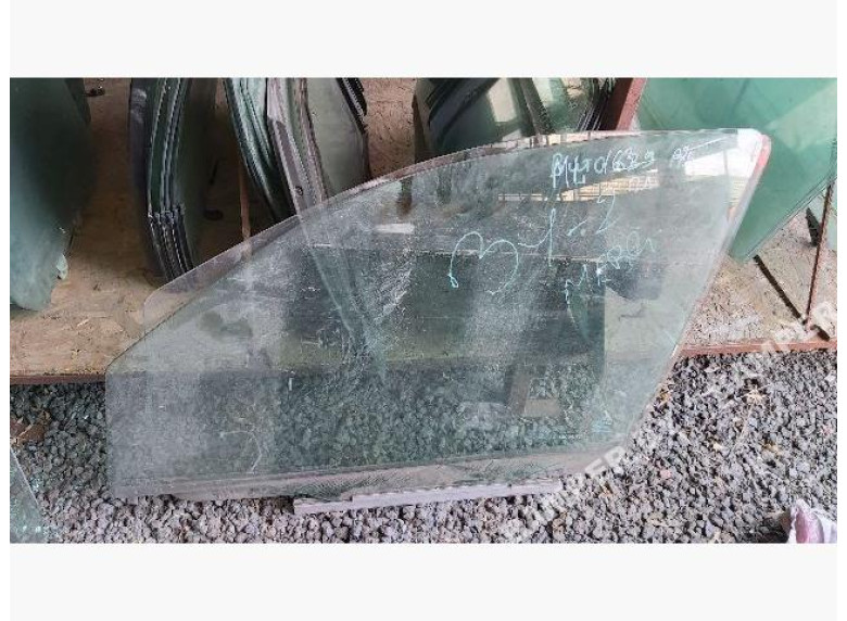 Стекло двери передней левой к Mercedes ML W163, 2001г.