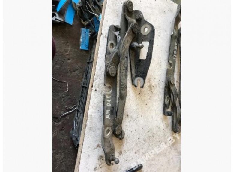 Петля крышки багажника к Audi A4