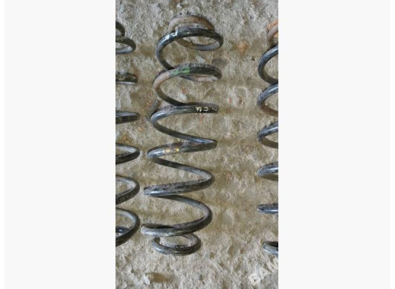 Пружина задняя к Volkswagen Golf, 2000г.