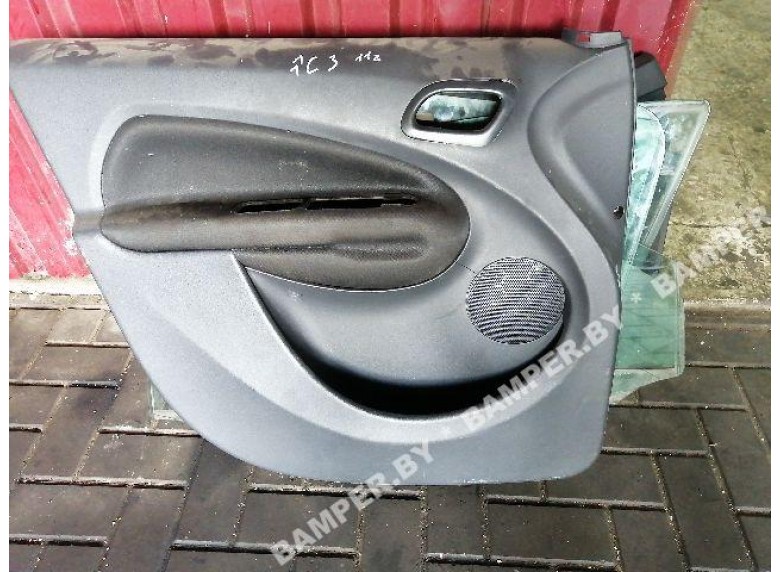 Обшивка двери передней левой (дверная карта) к Citroen C3 Picasso