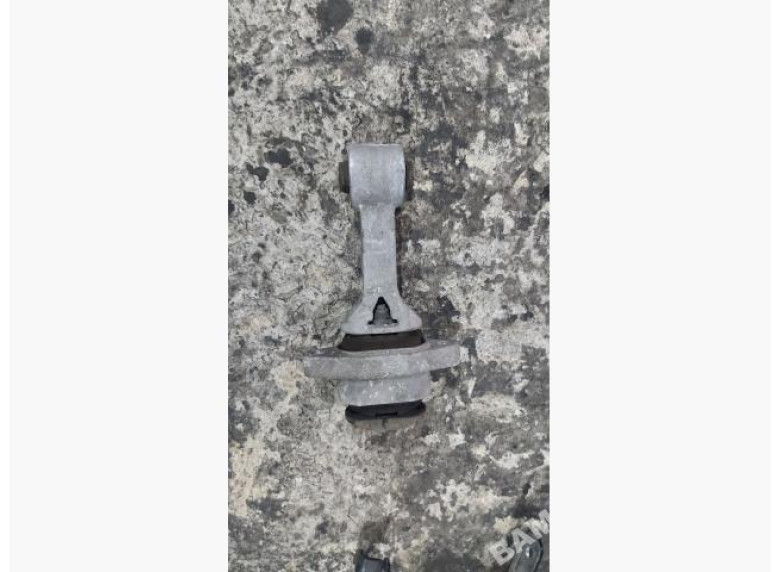 Подушка крепления КПП к Hyundai Veloster, 2011г.