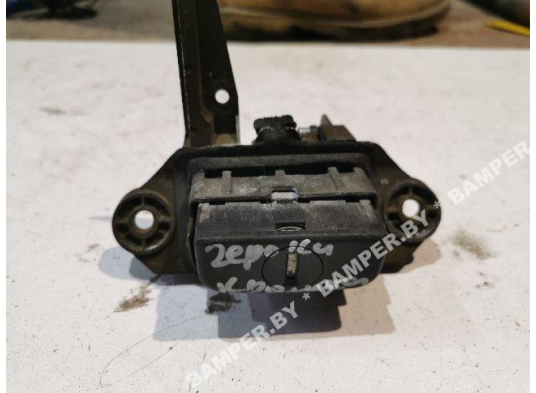 Кнопка открытия багажника к Jeep Grand Cherokee, 2002г.
