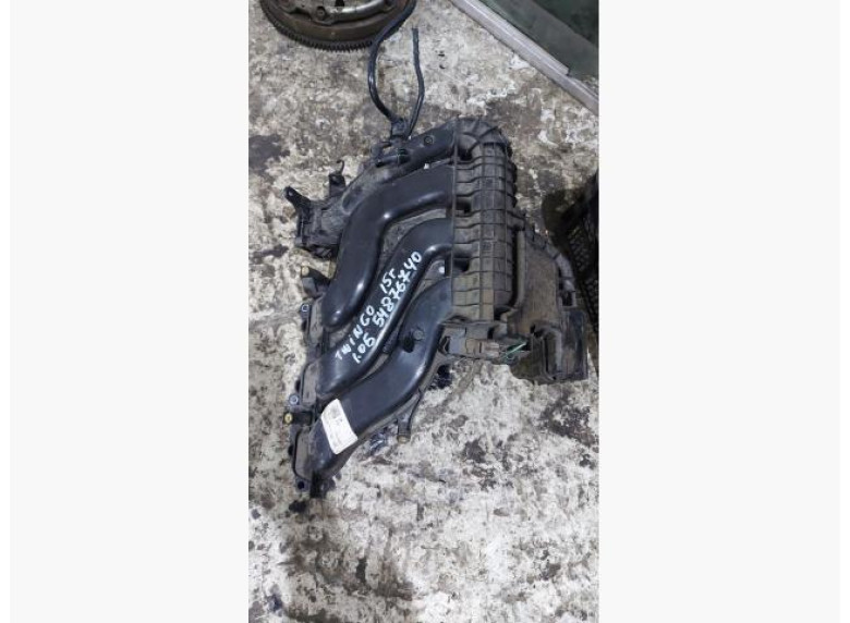 Коллектор впускной к Renault Twingo, 2015г.