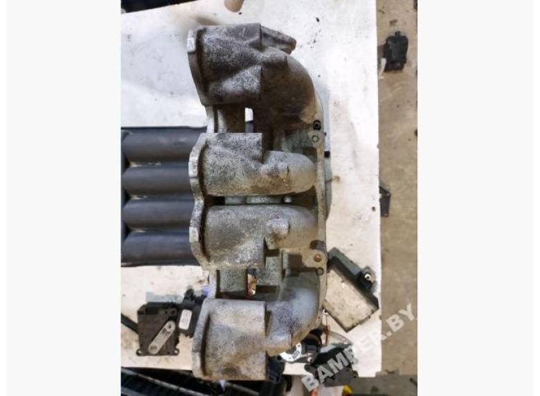 Коллектор впускной к Volkswagen Golf, 2000г.