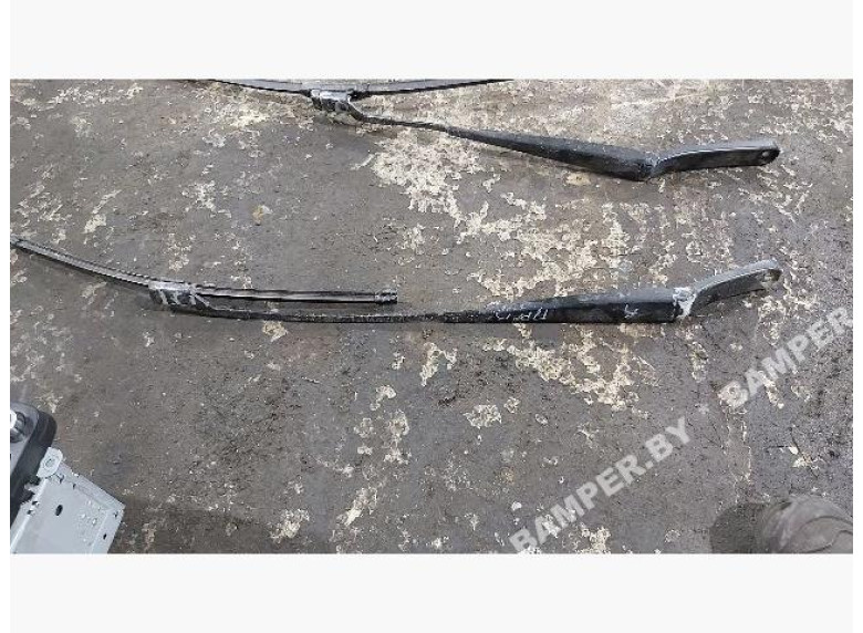 Щеткодержатель (поводок стеклоочистителя, дворник) к Volkswagen Passat, 2007г.