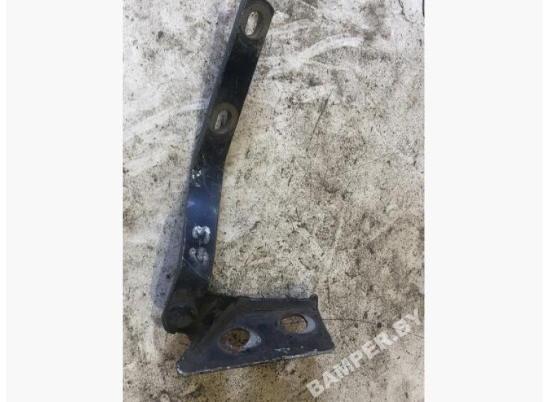 Петля капота правая к Volkswagen Golf, 1996г.