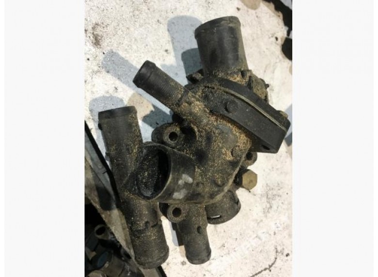 Корпус термостата к Mitsubishi Space Star