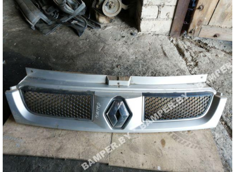 Решетка радиатора к Renault Trafic, 2003г.