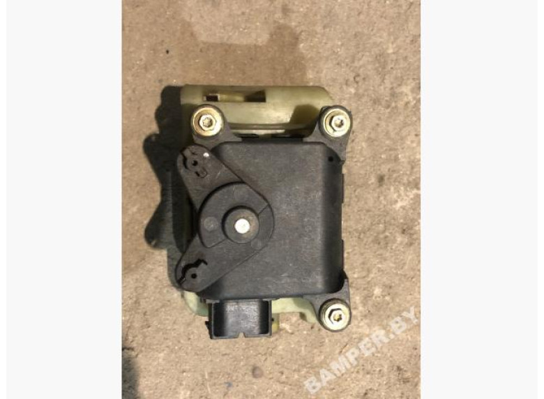 Моторчик заслонки печки к Volkswagen Passat, 2000г.