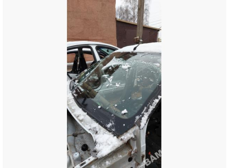 Стекло лобовое к Dacia Sandero, 2008г.