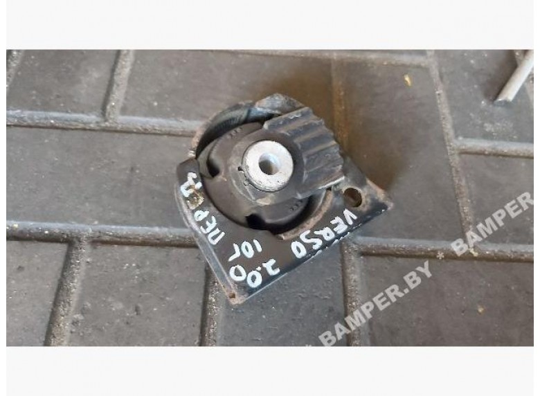 Подушка крепления двигателя к Toyota Verso