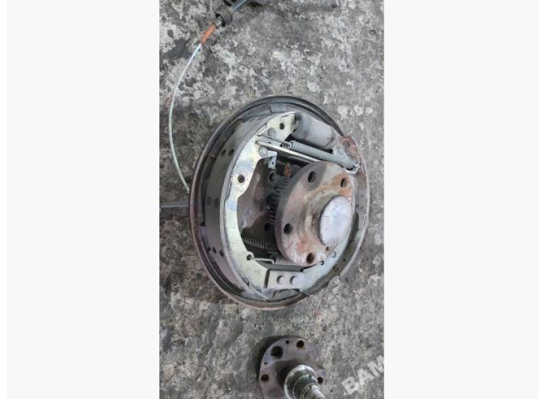 Ступица задняя левая к Volkswagen Golf, 2001г.