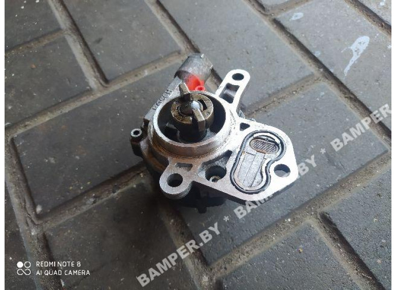 Насос вакуумный к Peugeot 306, 2000г.