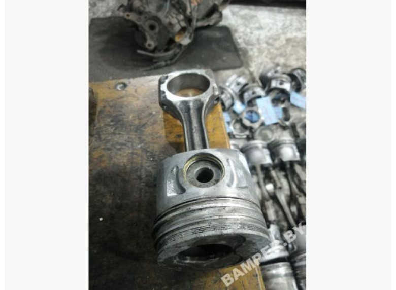 Поршень к Volkswagen Golf, 2003г.