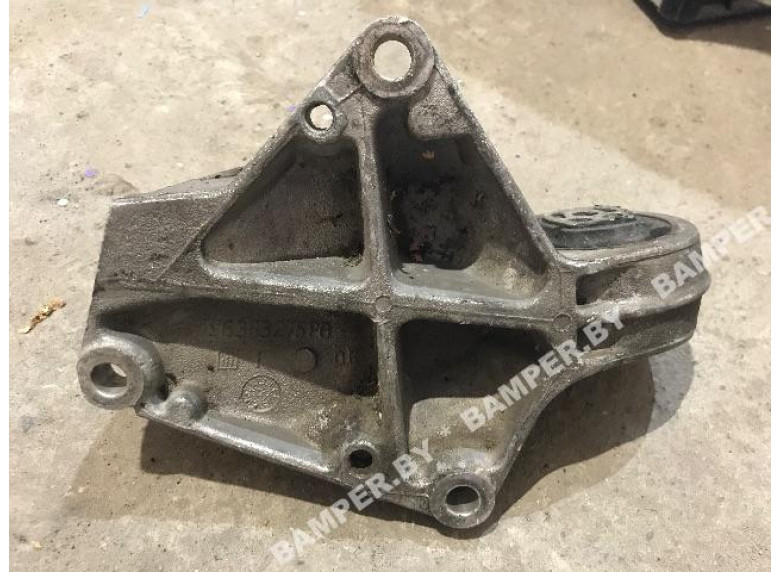 Кронштейн полуоси к Peugeot 406, 2002г.