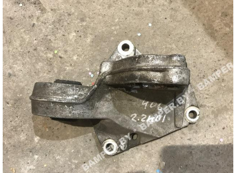 Кронштейн полуоси к Peugeot 406, 2002г.