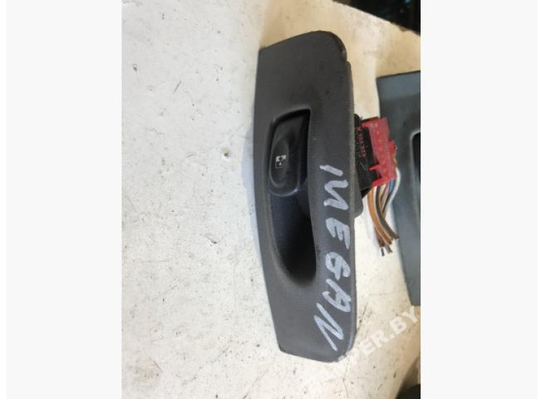 Кнопка стеклоподъемника к Renault Megane, 2000г.