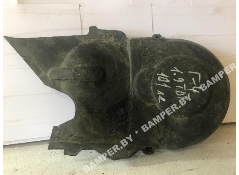 Защита (кожух) ремня ГРМ к Volkswagen Golf, 1998г.