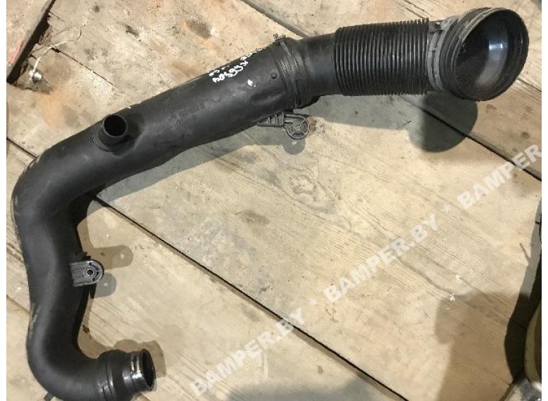 Патрубок воздушного фильтра к Volkswagen Passat