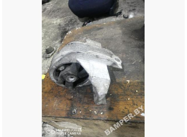 Подушка крепления двигателя к Renault Megane, 1998г.