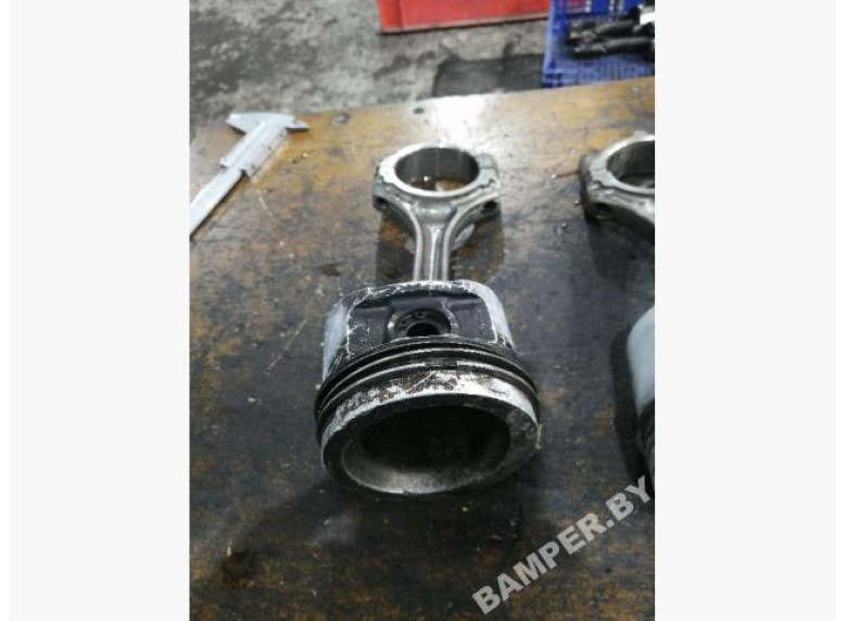 Поршень к Renault Espace, 1999г.