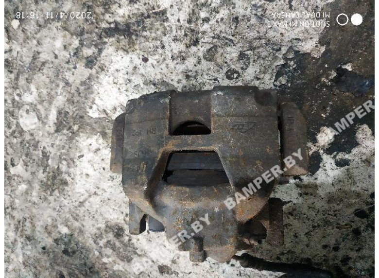 Суппорт передний правый к Renault Laguna