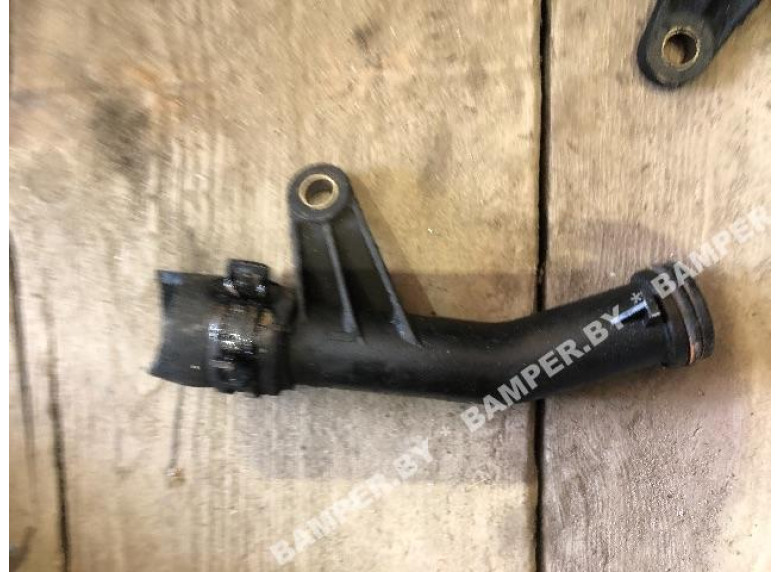 Трубка охлаждающей жидкости пластиковая к Renault Kangoo, 2001г.