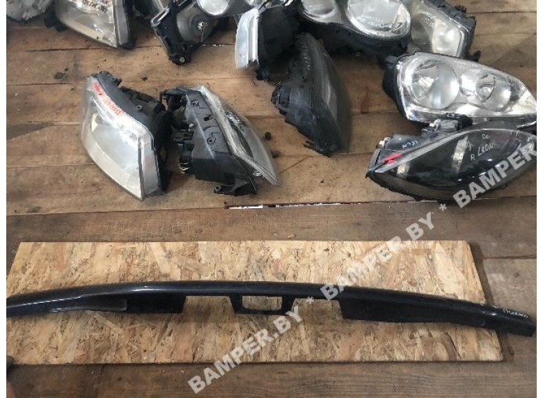 Накладка подсветки номера к Citroen C4, 2007г.