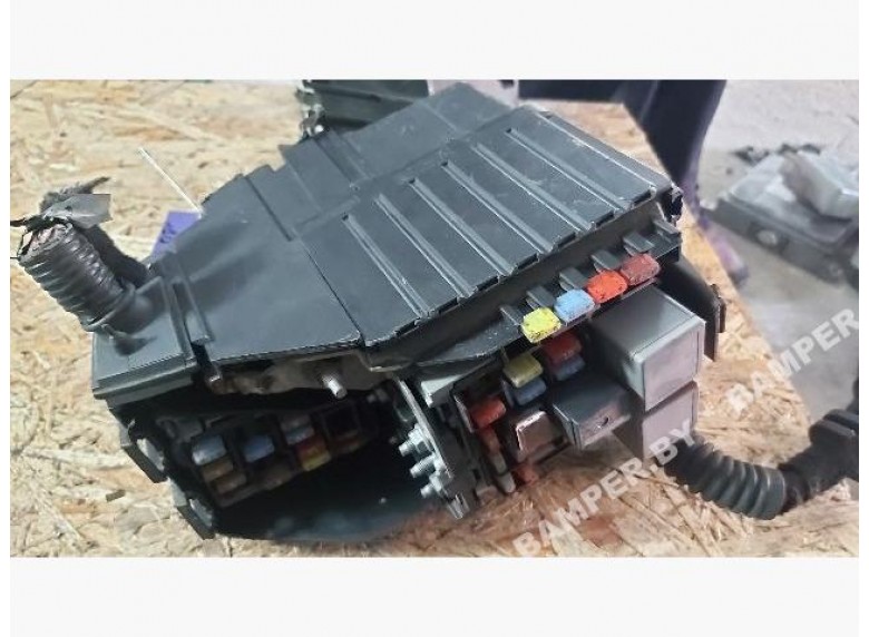 Блок предохранителей к Volvo S80