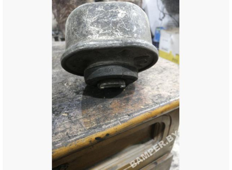 Подушка крепления двигателя к Volkswagen Transporter, 1996г.