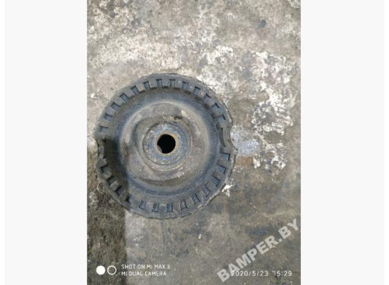 Опора амортизатора верхняя (чашка) к Volkswagen Passat, 2000г.