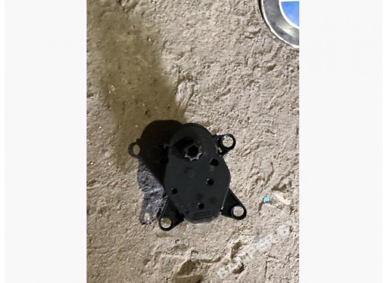 Моторчик заслонки печки к Peugeot 607